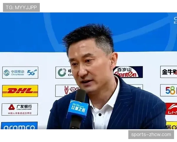 杜锋面对漏判选择冷静应对 与杨鸣反应形成鲜明对比